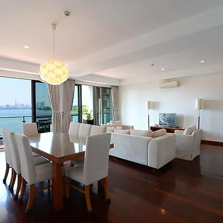 Lakefront Residence
